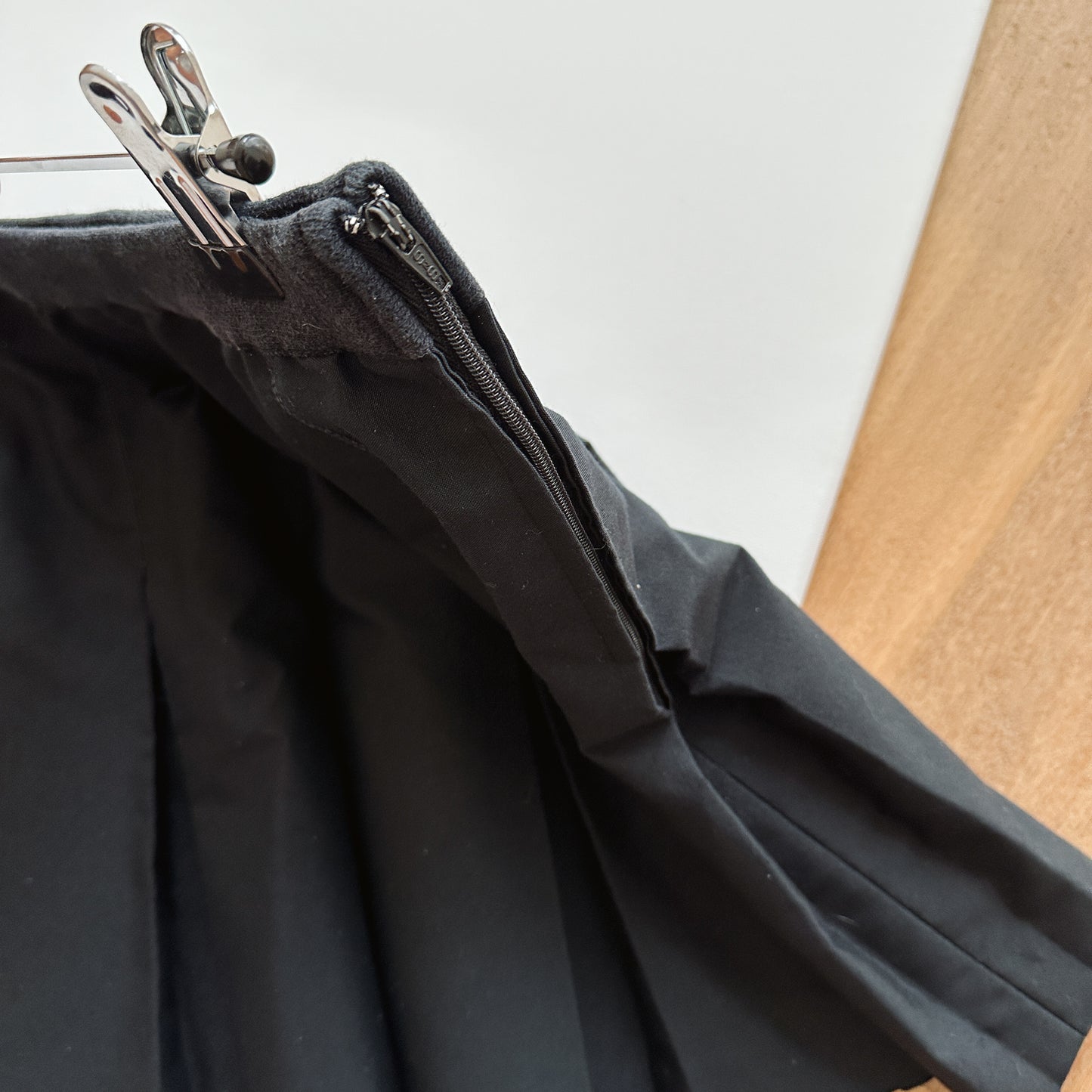 80's Black Pleated Skirt | S