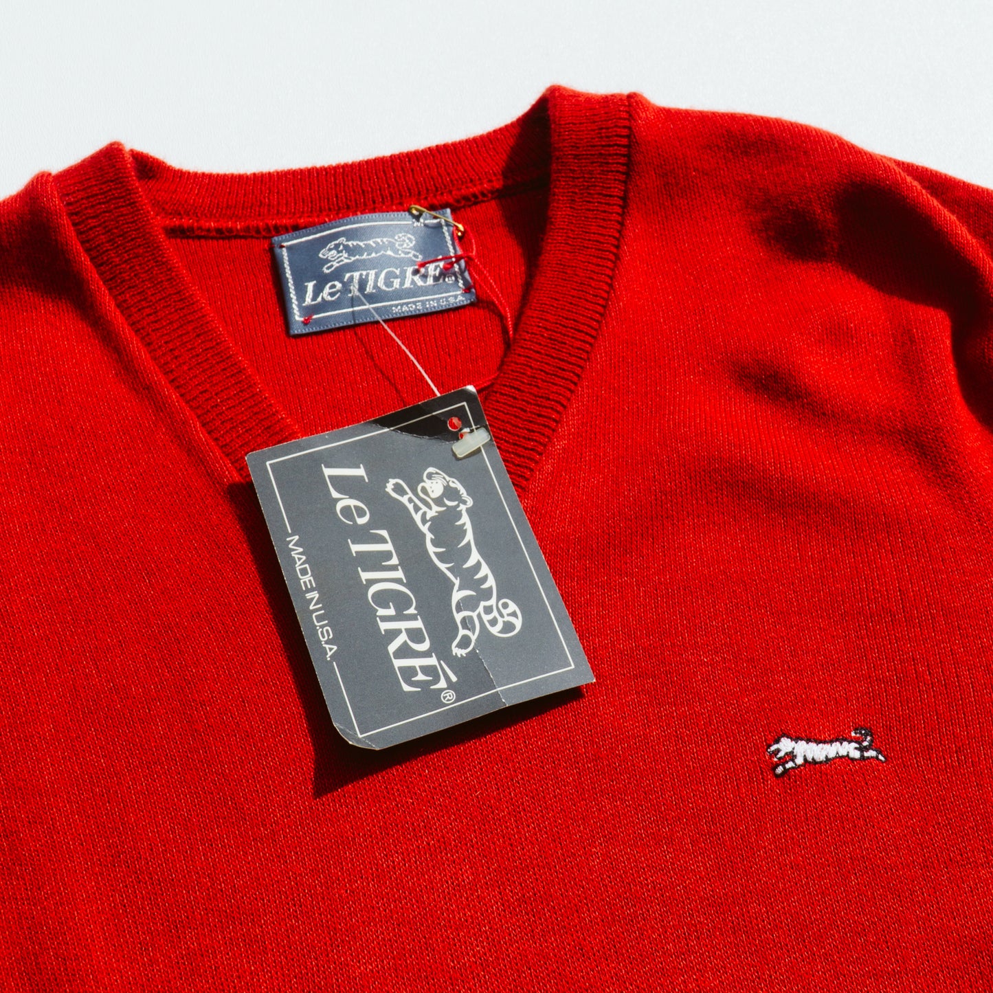 Men's 80's V Neck Red Sweater | M