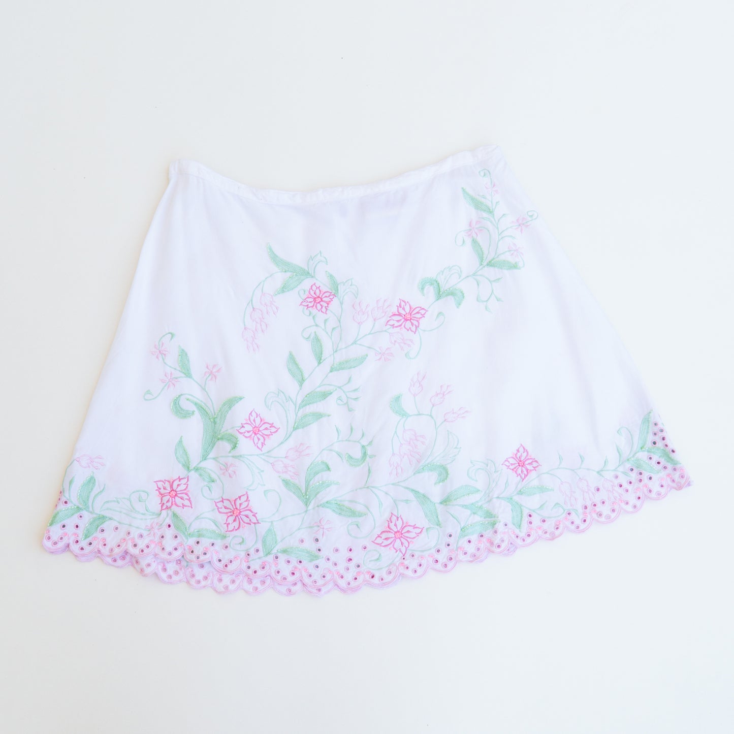 Beaded and Embroidered White Mini Skirt | L