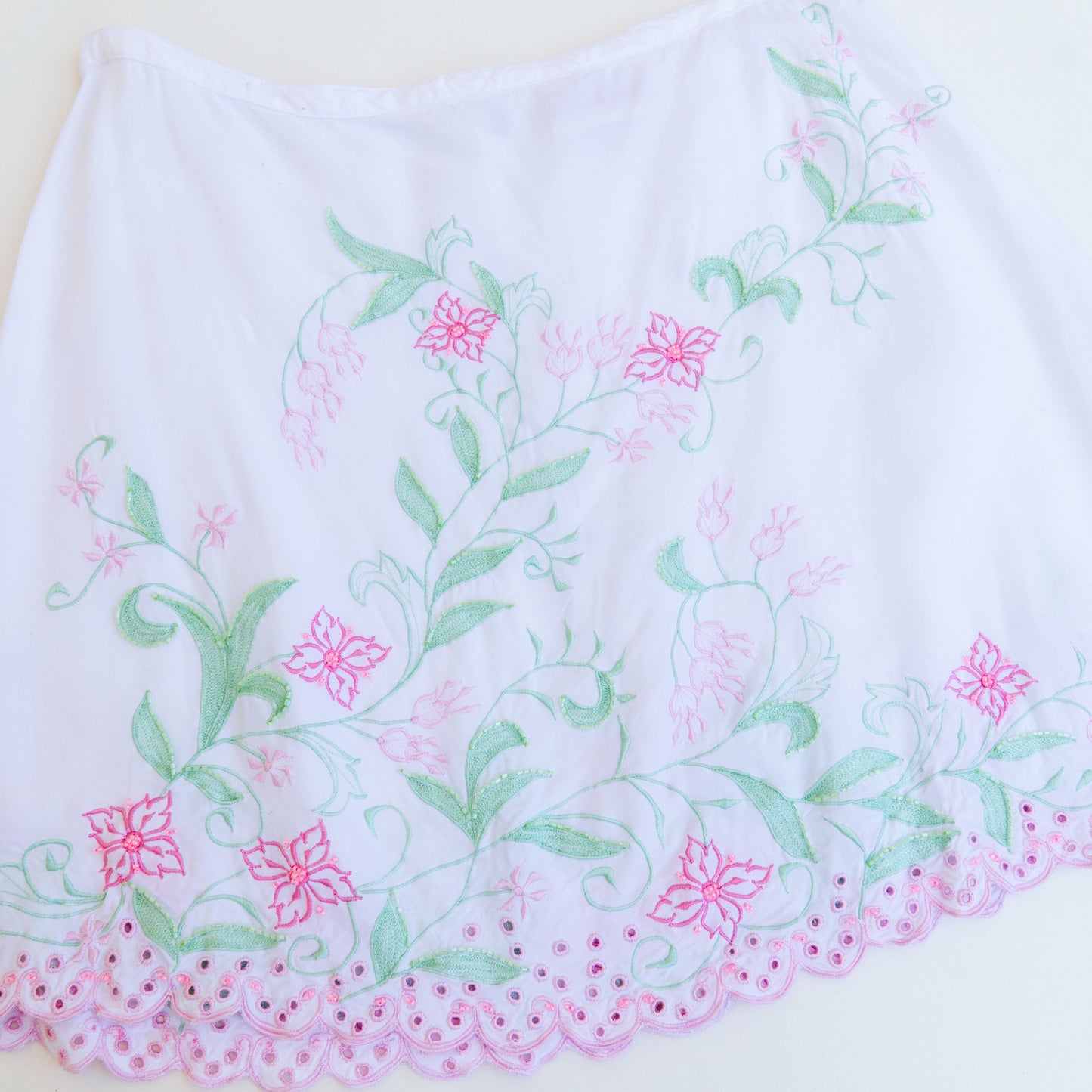 Beaded and Embroidered White Mini Skirt | L