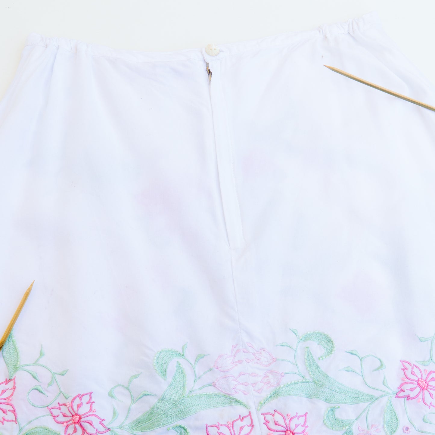 Beaded and Embroidered White Mini Skirt | L