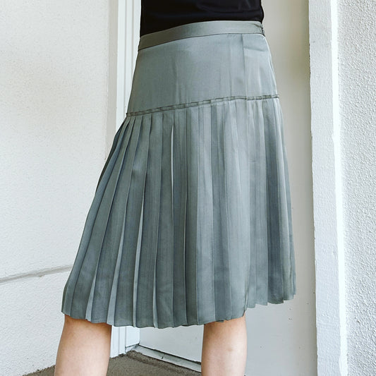 Gray Silk Pleated Knee-Lenth Skirt | S