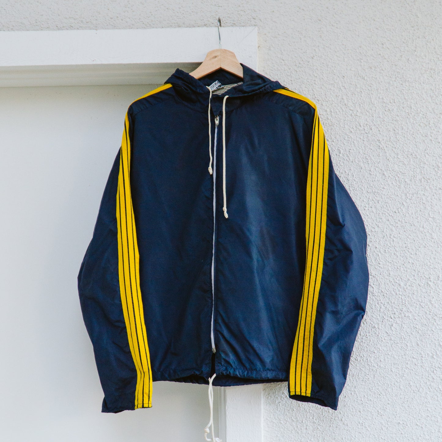 Men's 80's Navy Stripe Windbreaker | M