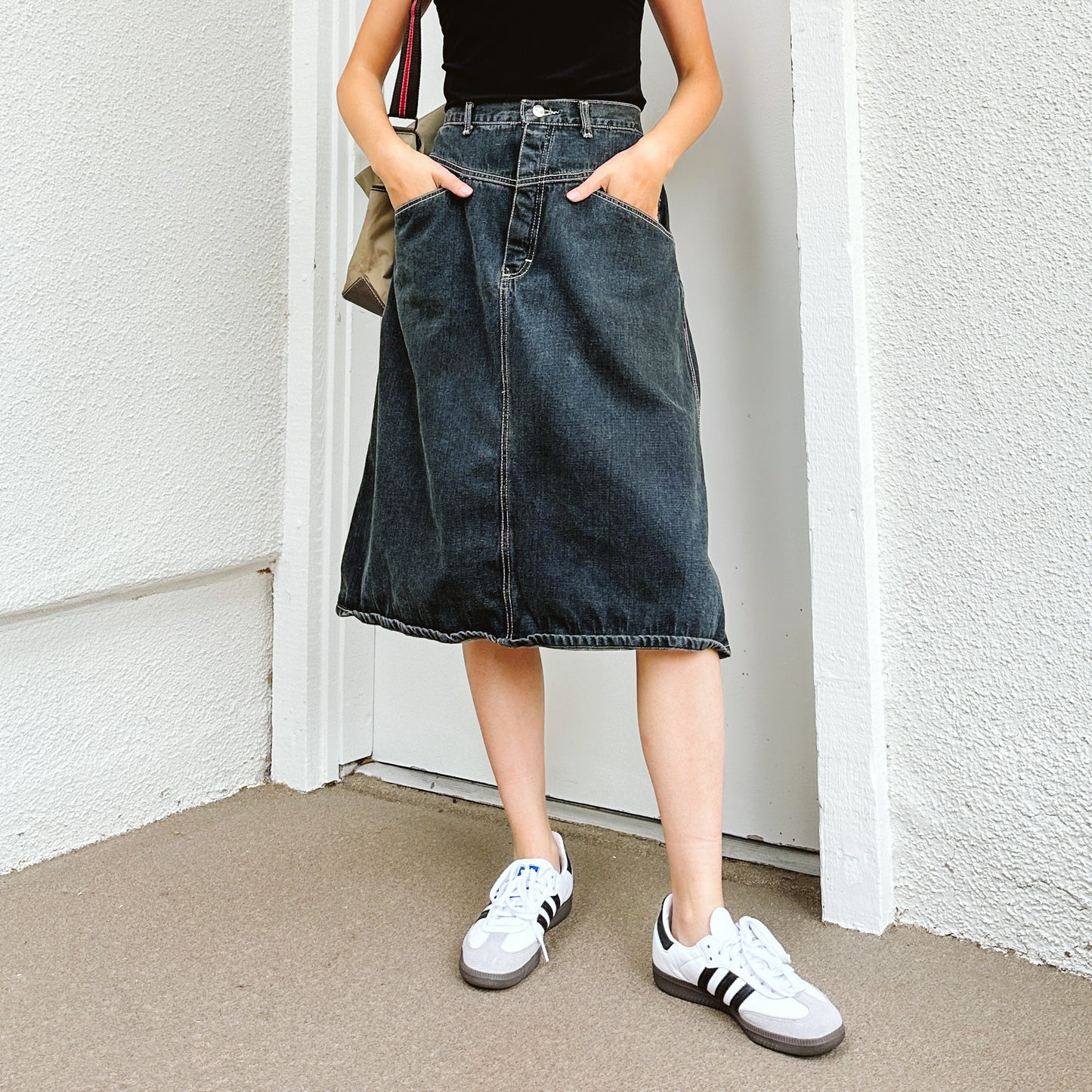 Y2K Black Contrast Stitch Denim Skirt | XL