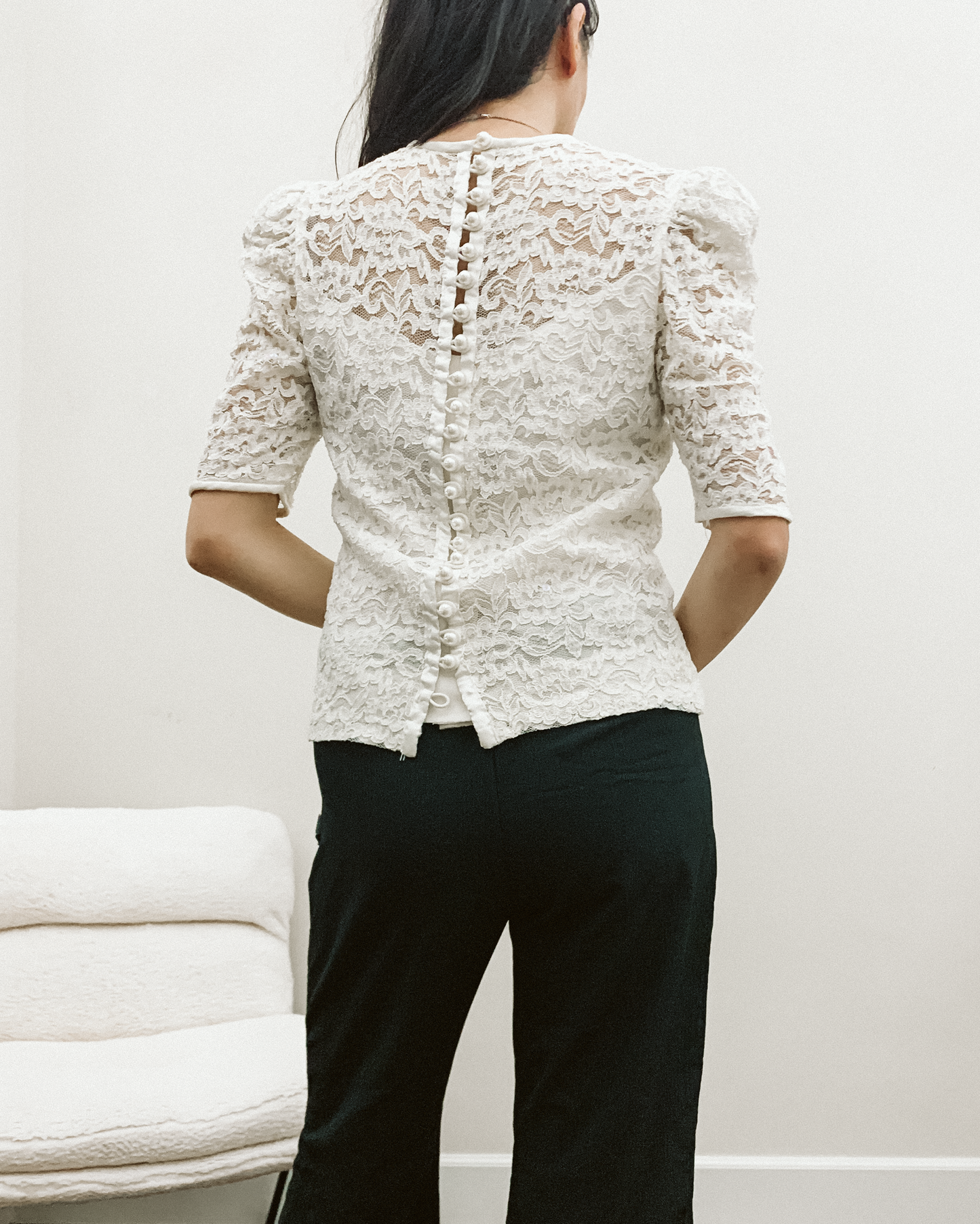 80's Pearl and Lace Puff Blouse | S/M